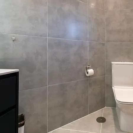 Antares Sunscape: 2br Gem